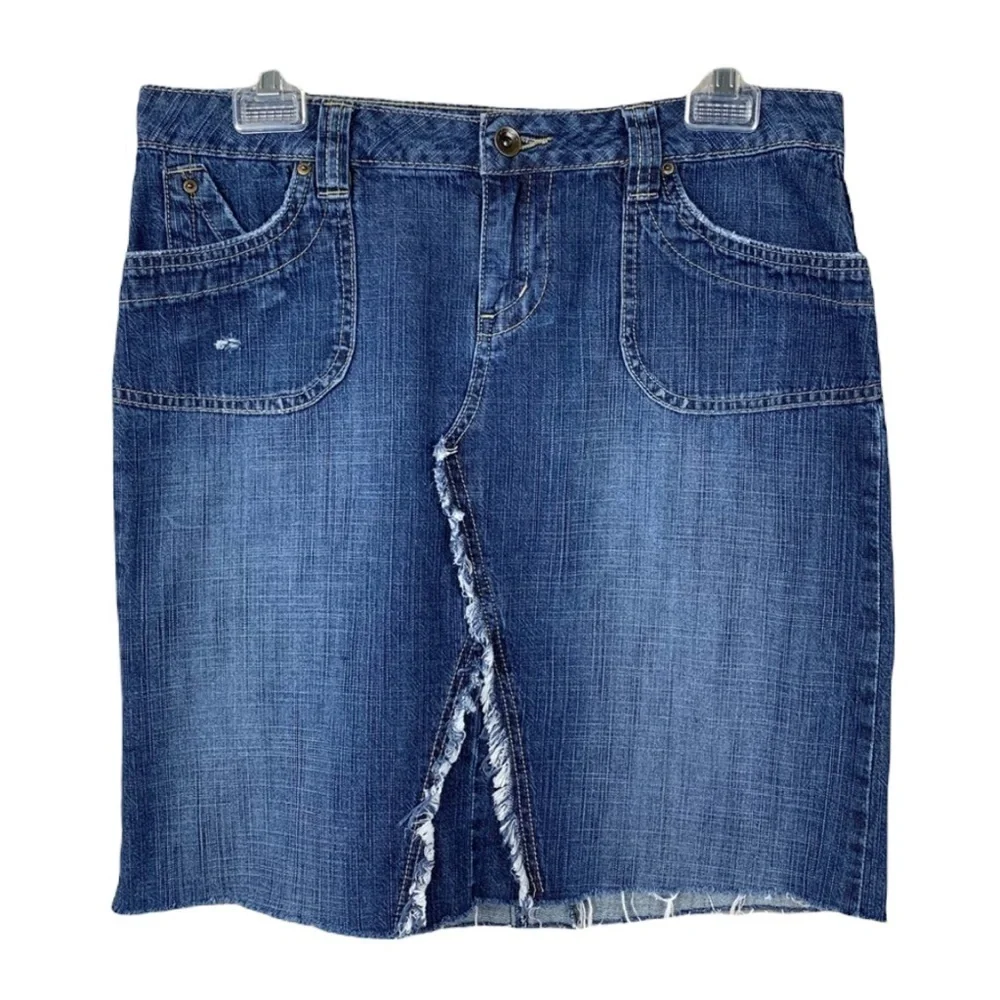 Frayed Edge Factory Deconstructed Denim Jean Skirt Frayed Hem Size Medium (8-10)